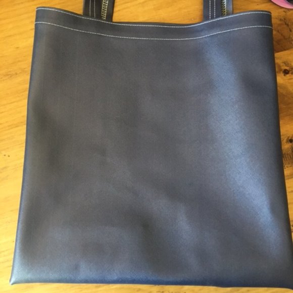 Cher "Here We Go Again" 2019 Concert VIP Tote Bag and Gift Items - Picture 6 of 6